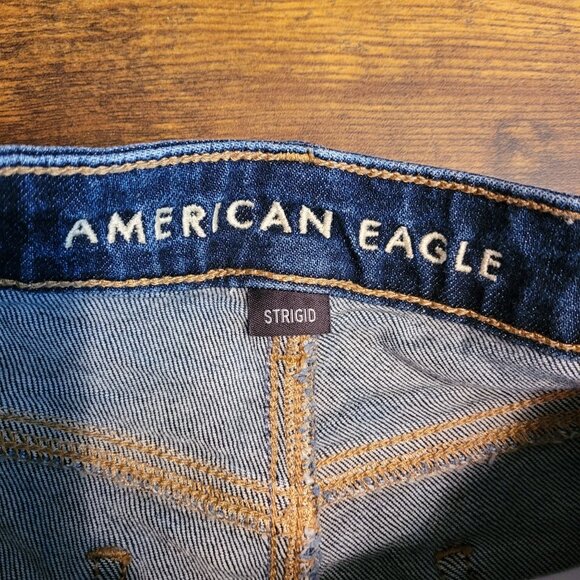 American Eagle Mom Shorts Size 00 Strigid Medium Dark Wash Ripped - Picture 3 of 9